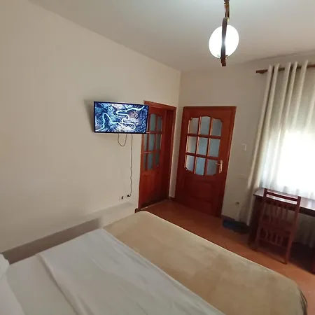 57 ゲストハウス ティラナ